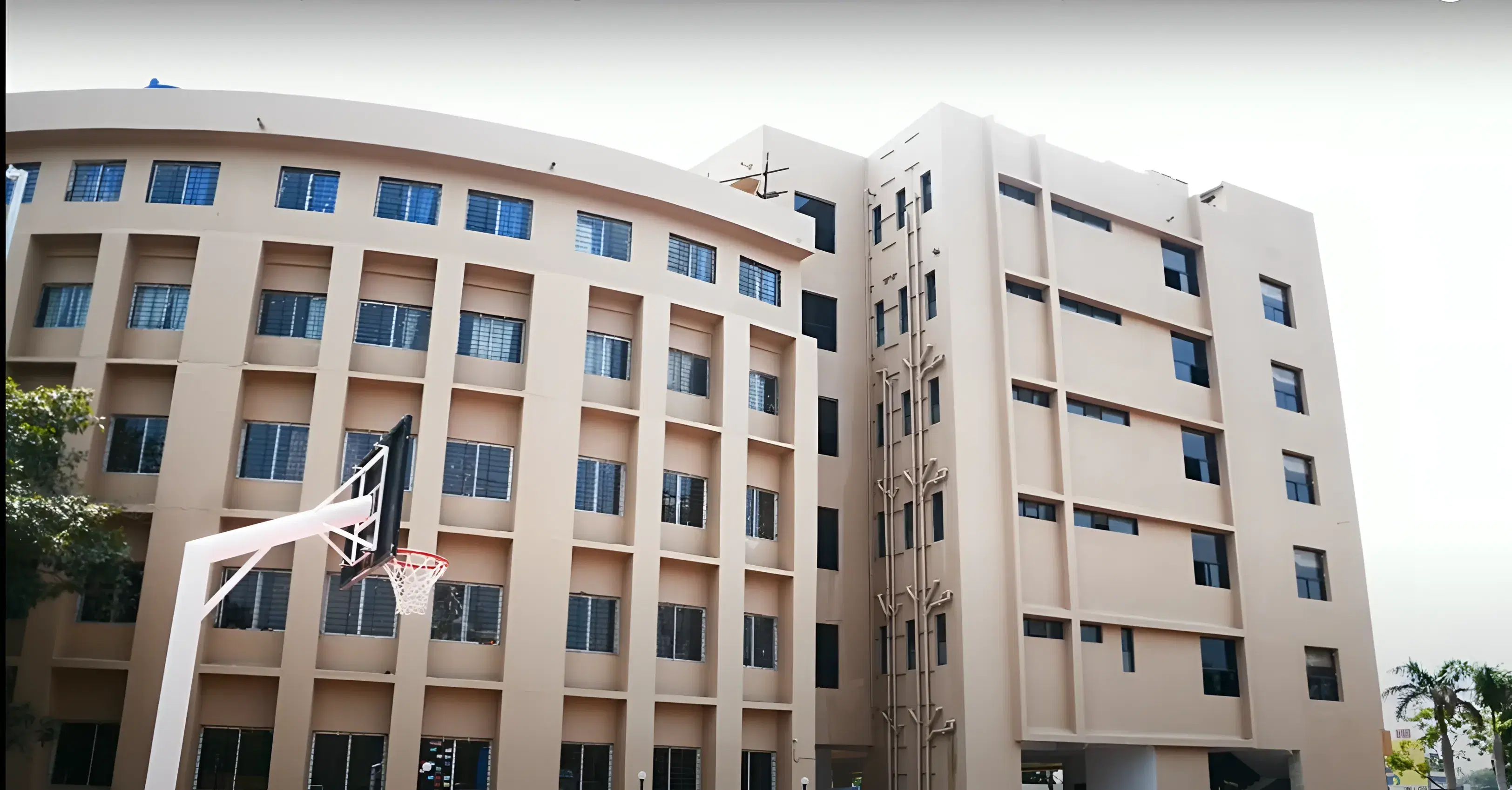 LEXICON Mile Campus photo 1